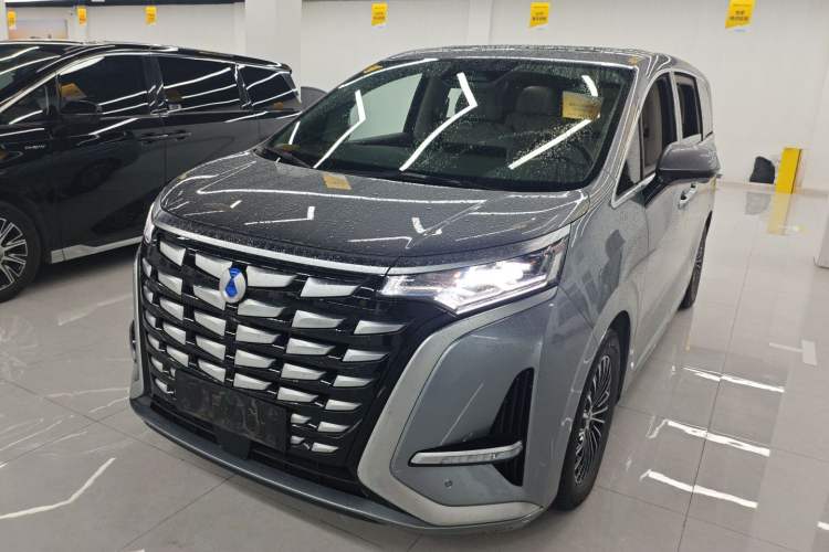 Used Denza D9 2022 DM-i 1040 Prestige Model