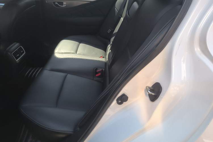 Used Infiniti Q50L 2018 2.0T Enjoyment Version China VI Standard
