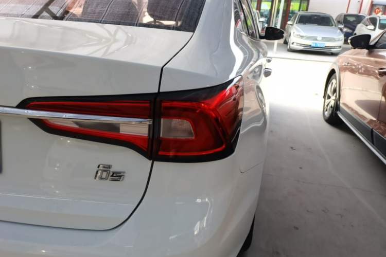 Used Roewe i5 2019 1.5L Manual 4G Connectable Langhao Edition