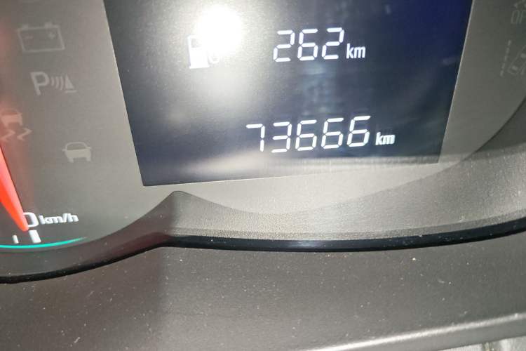 Used Chevrolet Trax 2017 1.4T Automatic Two-Wheel Drive Comfort Version Odometer Close Up