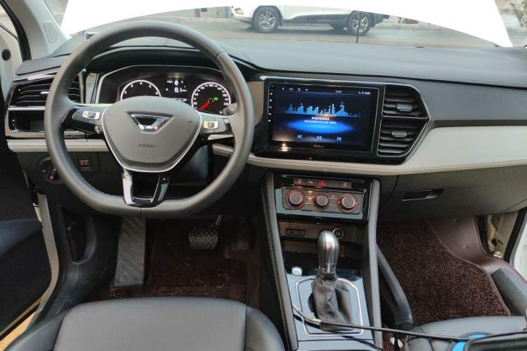 Used Jetta VS5 2023 280TSI Automatic High-Gloss Enjoyment Model Center Console