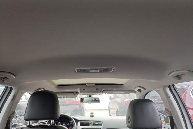 Used Volkswagen Golf 2016 230TSI Automatic Luxury Version Headliner