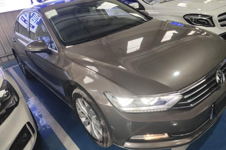 Used Volkswagen Magotan 2017 330TSI DSG Luxury Model