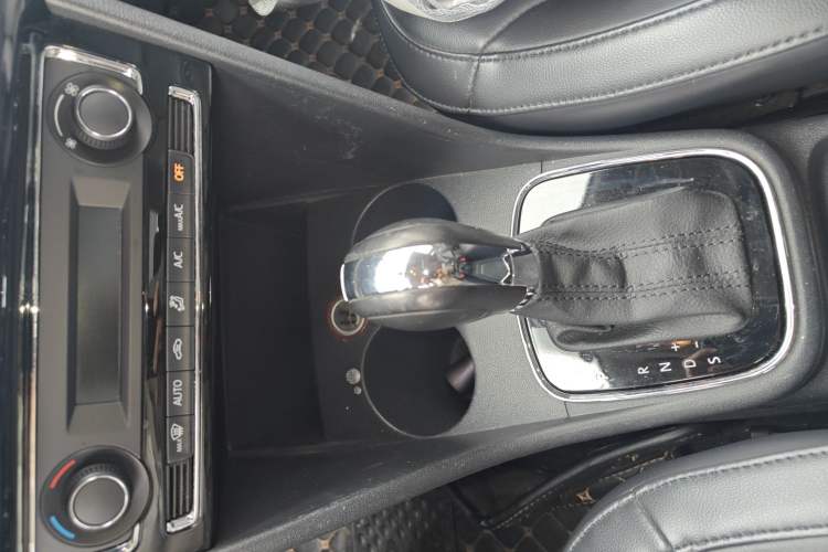 Used Volkswagen Polo 2014 1.6L Automatic Luxury Edition
