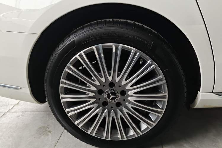 Used Mercedes-Benz E-Class 2020 Facelift E 300 L Stylish Edition
