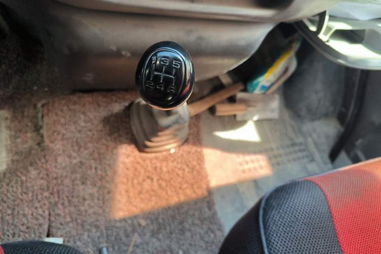 Used Ford Classic Transit 2015 2.8T Diesel Multi-Function Vehicle Short Wheelbase 6-Seater Mid-Roof Edition JX493ZLQ4