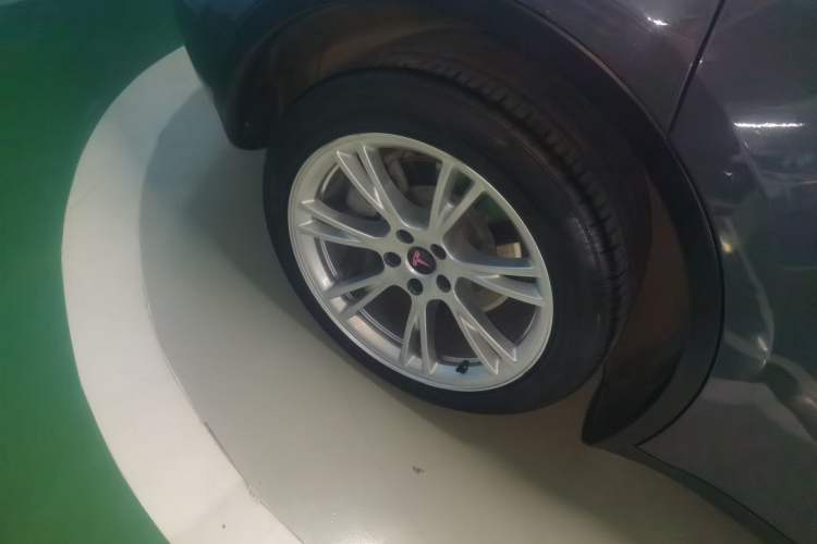 Used Tesla Model Y 2021 Long-Range All-Wheel-Drive Version 3D7