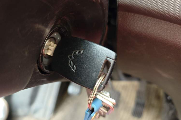 Used Wuling Rongguang S 2021 1.2L Base Model Window-Sealed 2-Seat LSI Car