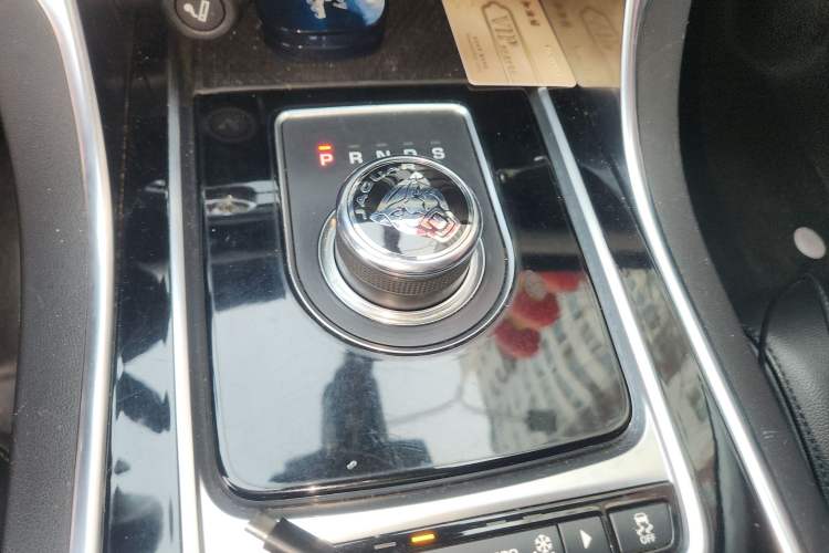 Used Jaguar XFL 2020 XFL 2.0T P200 Two-Wheel-Drive Elite Edition Gear Lever