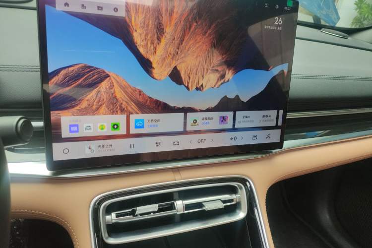 Used Geely Galaxy A7 2025 Model EM-i 150km Starship Edition Audio And AC Panel