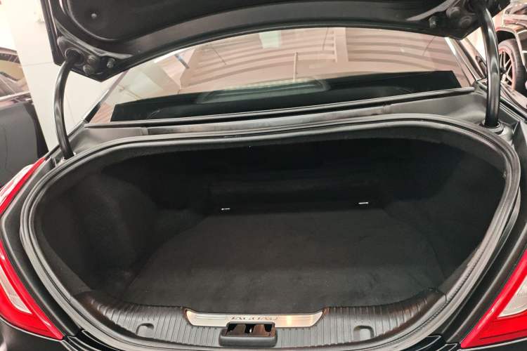 Used Jaguar XJ 2018 XJL 3.0 SC Two-Wheel-Drive Elegant Business Edition
