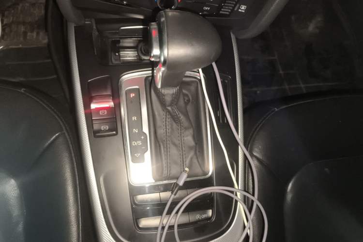 Used Audi A4L 2013 35 TFSI Automatic Standard Model Gear Lever