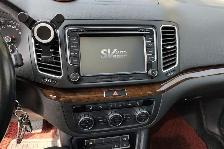 Used Volkswagen Sharan 2014 2.0 TSI Comfort Model
