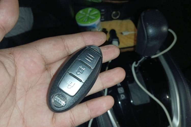 Used Nissan X-Trail 2015 2.0L CVT Comfort MAX Edition 2WD Interior 1