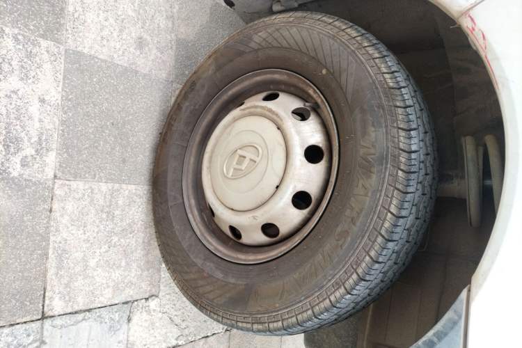 Used SAIC MAXUS Xintu V80 2019 2.5T Classic AMT Aoyuntong Short Wheelbase Mid-Roof 5/6-Seater
