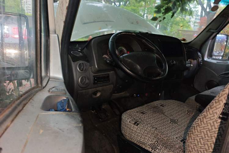 Used Iveco Power Daily 2012 2.5T-A32 Base Version Driver Seat