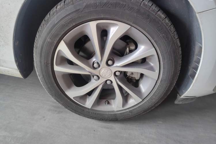 Used Buick Verano 2023 Pro Le Yi Edition Right Front Wheel Hub
