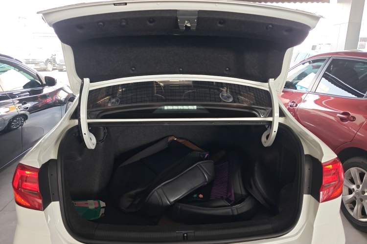 Used Volkswagen Bora 2018 1.5L Automatic Fashion Model Trunk