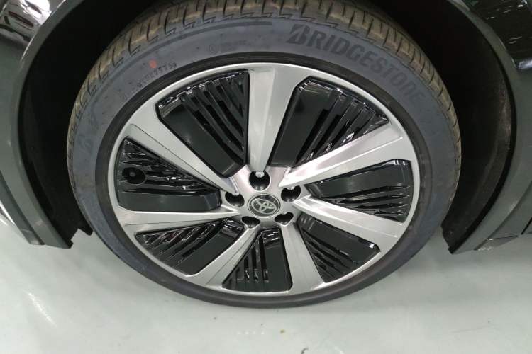 Used Toyota bZ5 2025 Model 550 PRO Smart Driving Edition Exterior 4