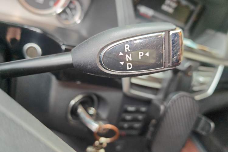 Used Mercedes-Benz E-Class 2013 E 260 L CGI Stylish Model
