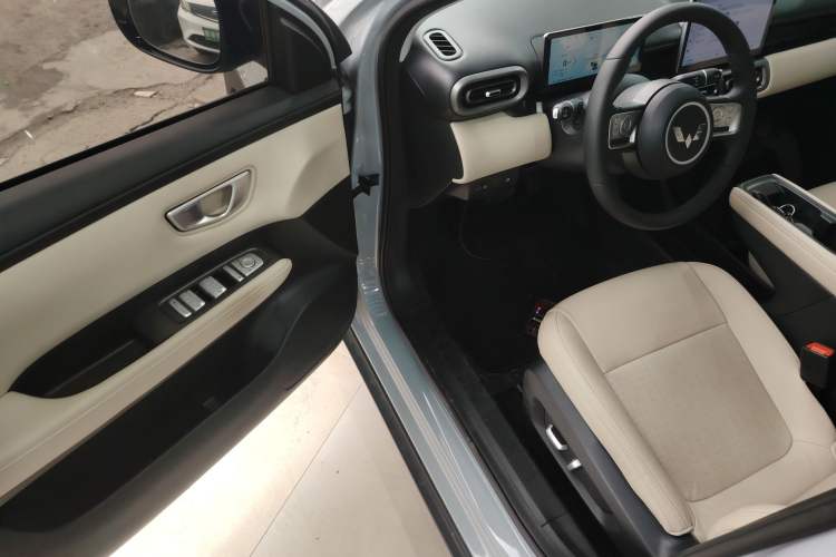 Used Wuling Bingo PLUS 2024 330 km Range Five-Seater Version