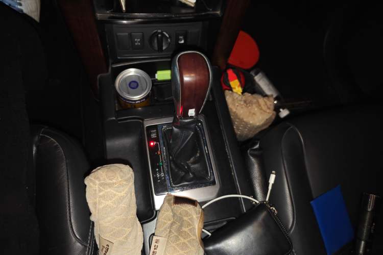 Used Toyota Prado 2016 3.5L Automatic TX-L Gear Lever