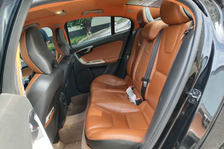 Used Volvo S60 2011 T6 AWD Prestige Edition
