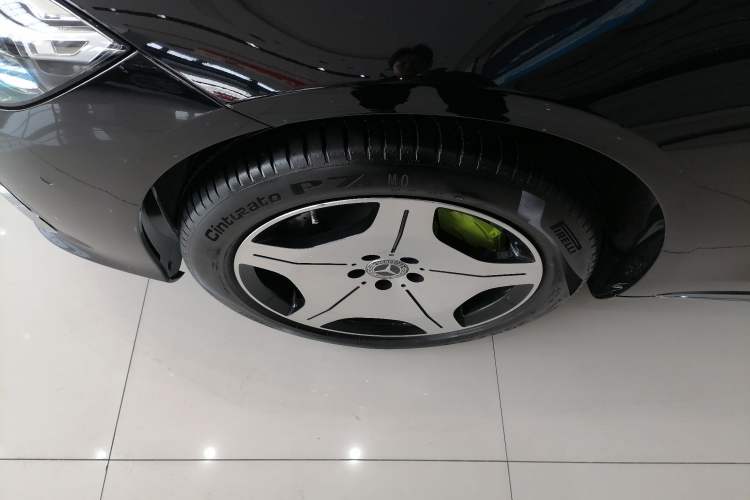 Used Mercedes-Benz S-Class 2023 S 400 L Business Model Left Front Wheel Hub