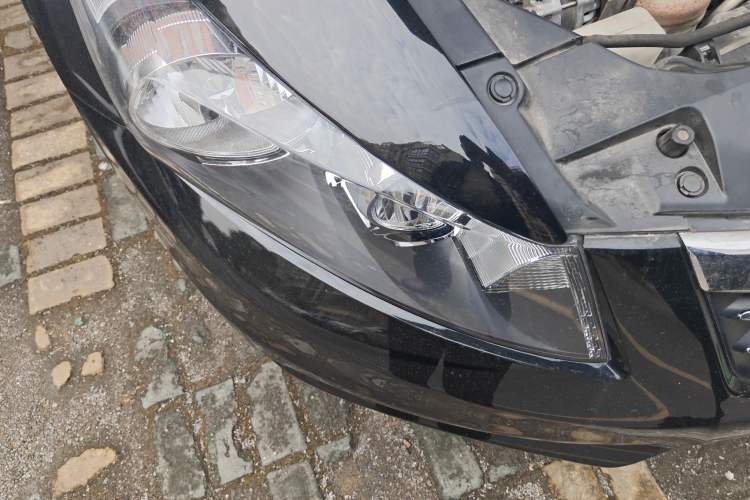 Used Honda Accord 2011 2.0L EX Right Front Headlight
