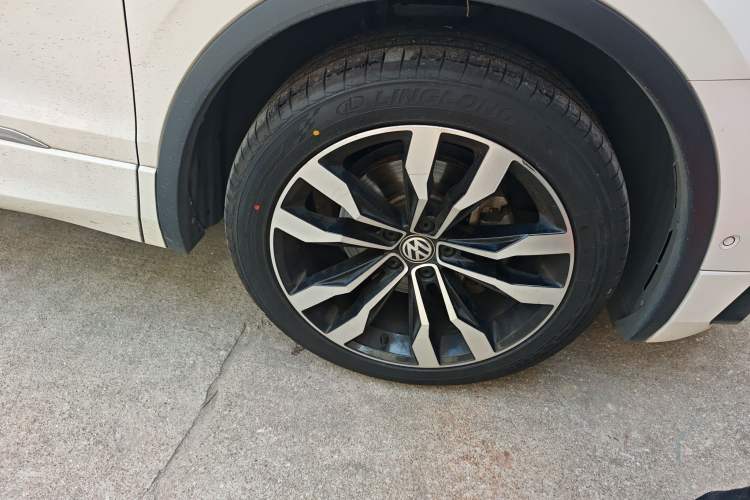 Used Volkswagen Tiguan L 2020 330TSI Automatic Two-Wheel Drive R-Line Flagship Version China VI Standard