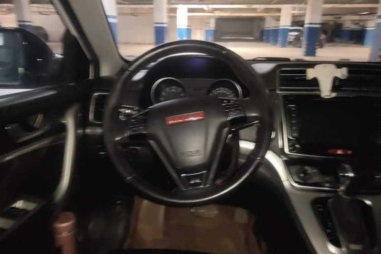 Used Haval H6 2015 Sport Edition 1.5T Automatic Two-Wheel Drive Luxury Model Steering Wheel