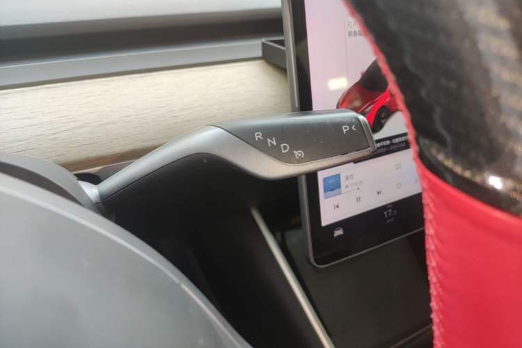 Used Tesla Model 3 2019 Long-Range Rear-Wheel-Drive Version
