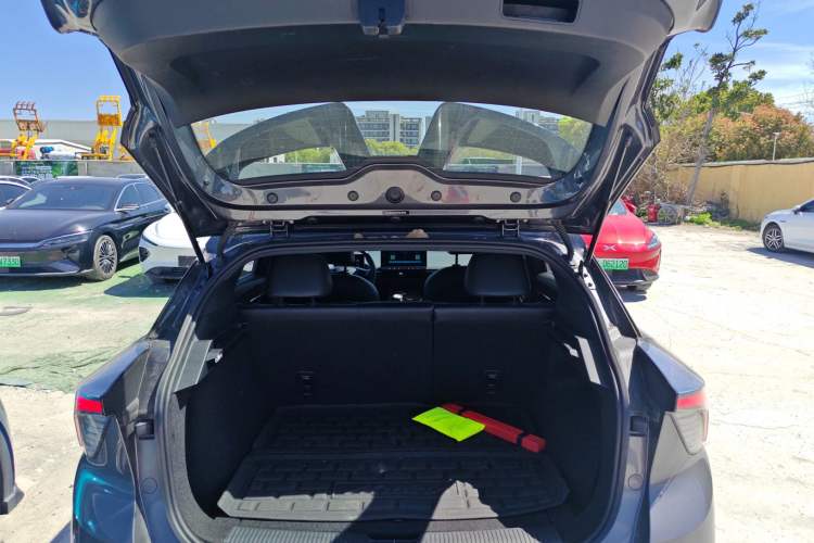 Used MG 4 EV 2023 415 km Range Sea-Faring Champion Edition
