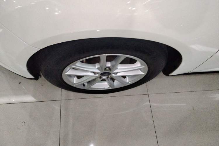 Used Ford Focus 2018 Sedan Classic 1.6L Automatic Trendy SmartDrive Edition
