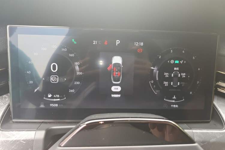 Used Lynk & Co 09 2021 2.0T Halo Six-Seater Instrument Cluster