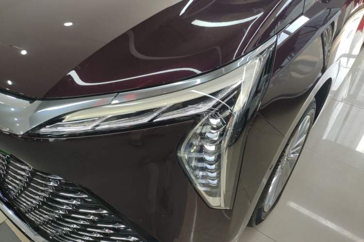 Used Buick Century 2023 2.0T Seven-Seater Yinshi Edition Left Front Headlight