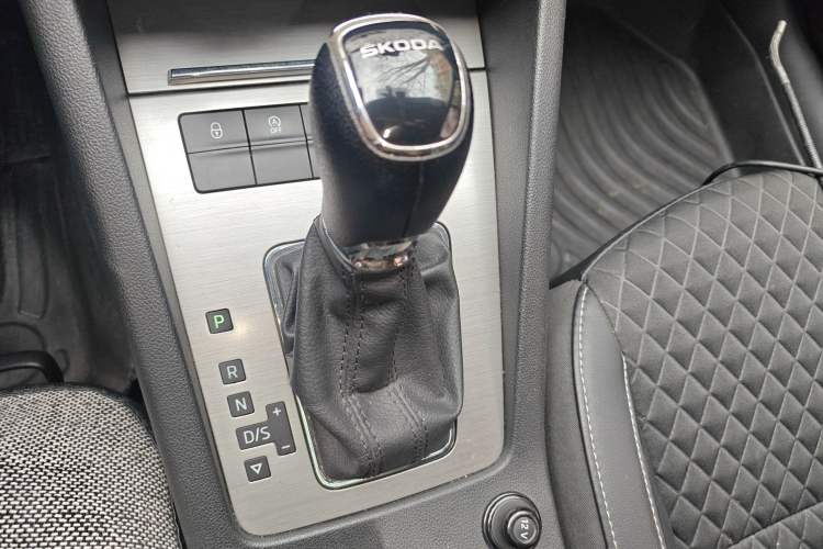 Used Skoda Octavia 2019 1.5L Automatic Smart Drive Luxury Edition China VI Standard
