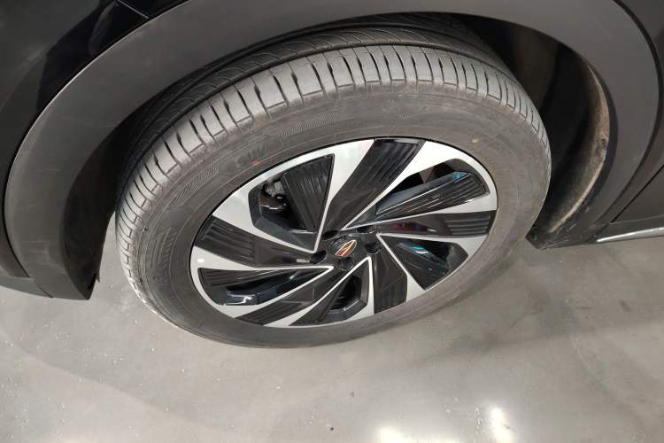 Used Hongqi HS7 PHEV 2024 2.0T PHEV Four-Wheel Drive Flagship Edition 6 Seats Left Front Wheel Hub