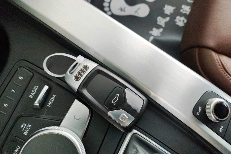 Used Audi A4L 2019 40 TFSI Fashion Version China V