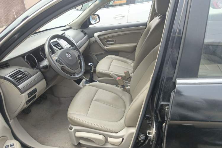 Used Dongfeng Aeolus A60 2012 1.6L Manual Luxury Model