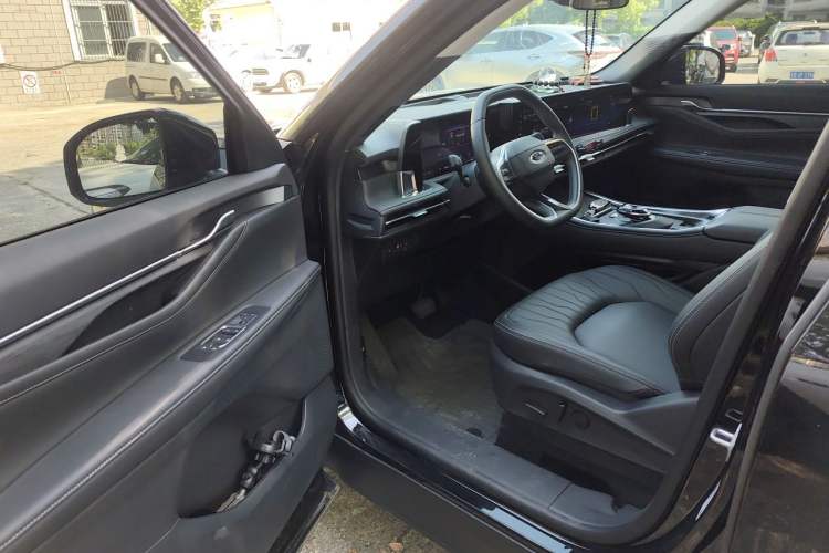 Used Ford Edge 2025 Ford Explorer L 2.0T EcoBoost E-Hybrid Two-Wheel Drive 7-Seater Luxury Model
