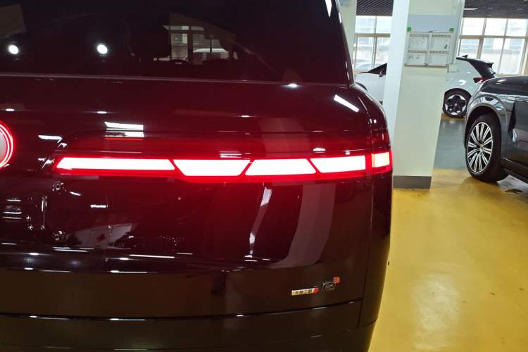 Used Denza N9 2025 Flagship Model Right Rear Taillight