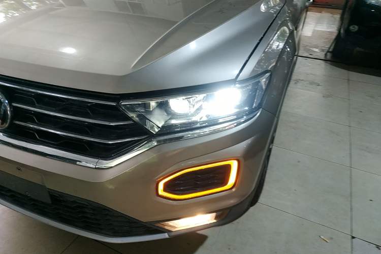 Used Volkswagen T-ROC 2018 280TSI DSG Two-Wheel-Drive Comfort Version China V Standard