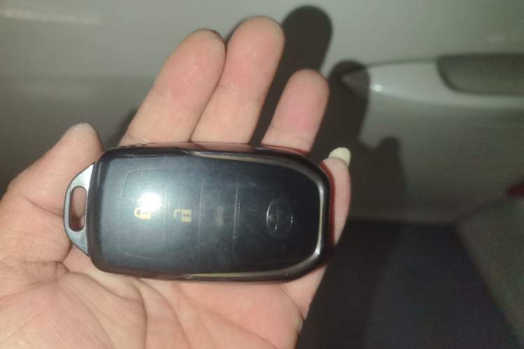 Used Toyota Levin 2017 Revised Dual-Engine 1.8H GS E-CVT Elite Sunroof Version China V Standard