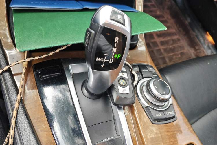 Used BMW 5 Series 2011 528Li Leading Model