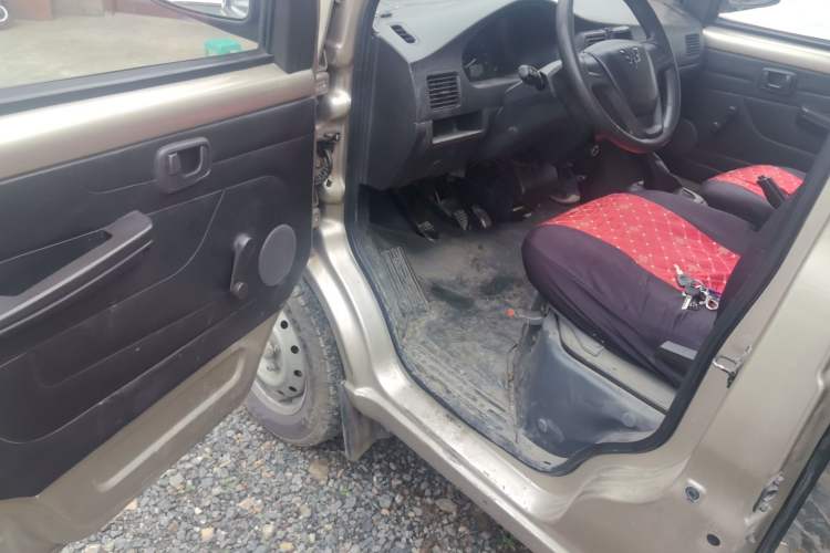 Used Wuling Rongguang 2011 1.2L Base Version