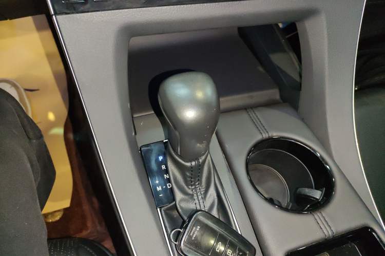 Used Toyota Avalon 2019 2.0L XLE Premium Edition China VI