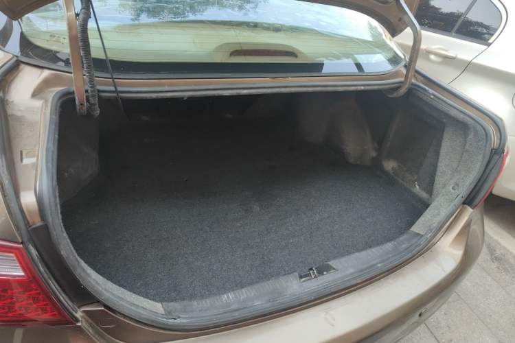 Used BYD G6 2012 1.5TI Manual Luxury Edition