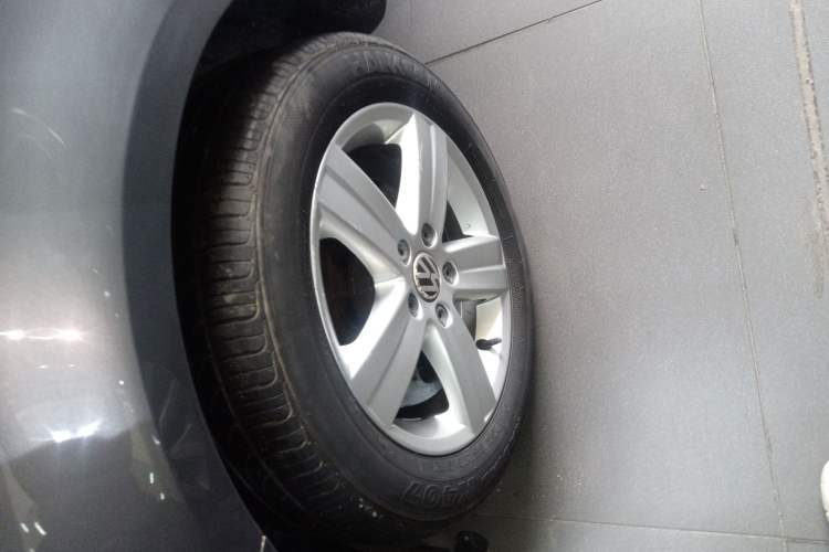 Used Volkswagen Touran 2015 1.4T Manual Fashion Edition 5-Seater Exterior 4