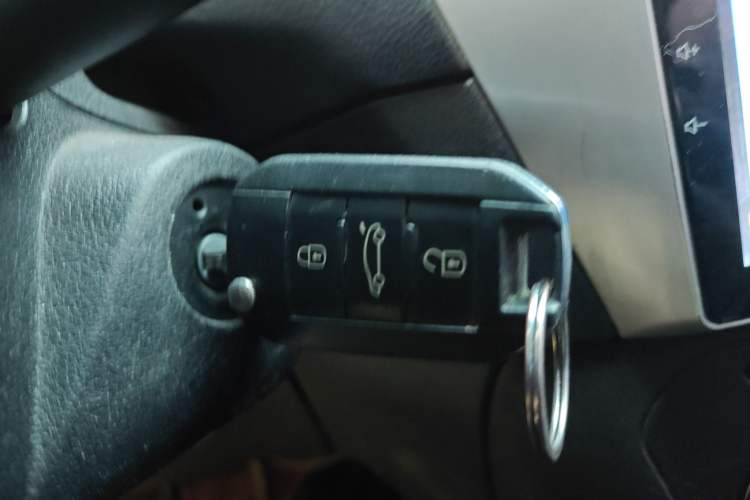 Used Peugeot 301 2014 1.6L Manual Comfort Edition